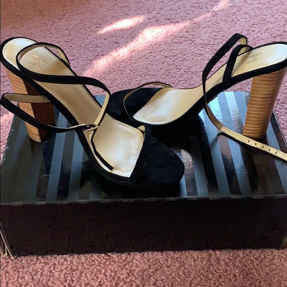 Victoria’s Secret Strappy Sandal Heel